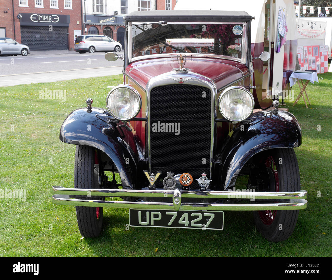 Hillman Minx 1933 vintage car sur l'affichage à Grantham sur St George's Day , Lincolnshire, Angleterre, RU Banque D'Images