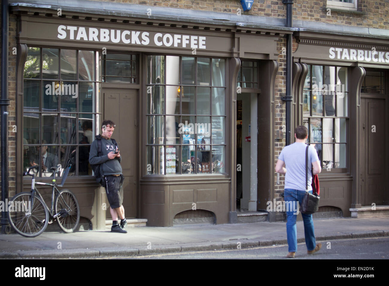 Sortie café Starbucks Londres Spitalfields Banque D'Images