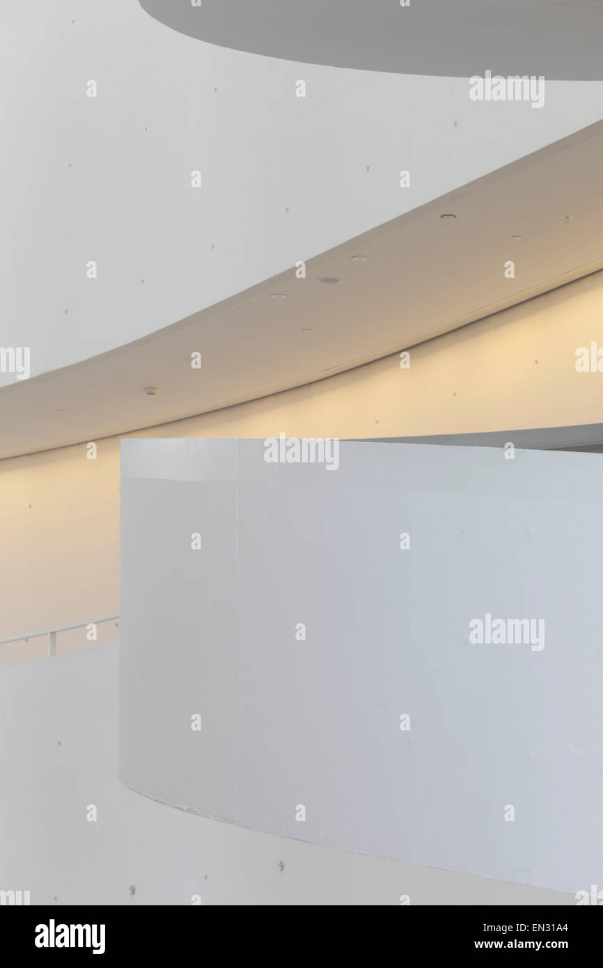 Détail de formes sculpturales dans l'atrium. Aarhus Kunstmuseum, ARoS Aarhus, Danemark. Architecte : Schmidt hammer lassen, 2004. Banque D'Images