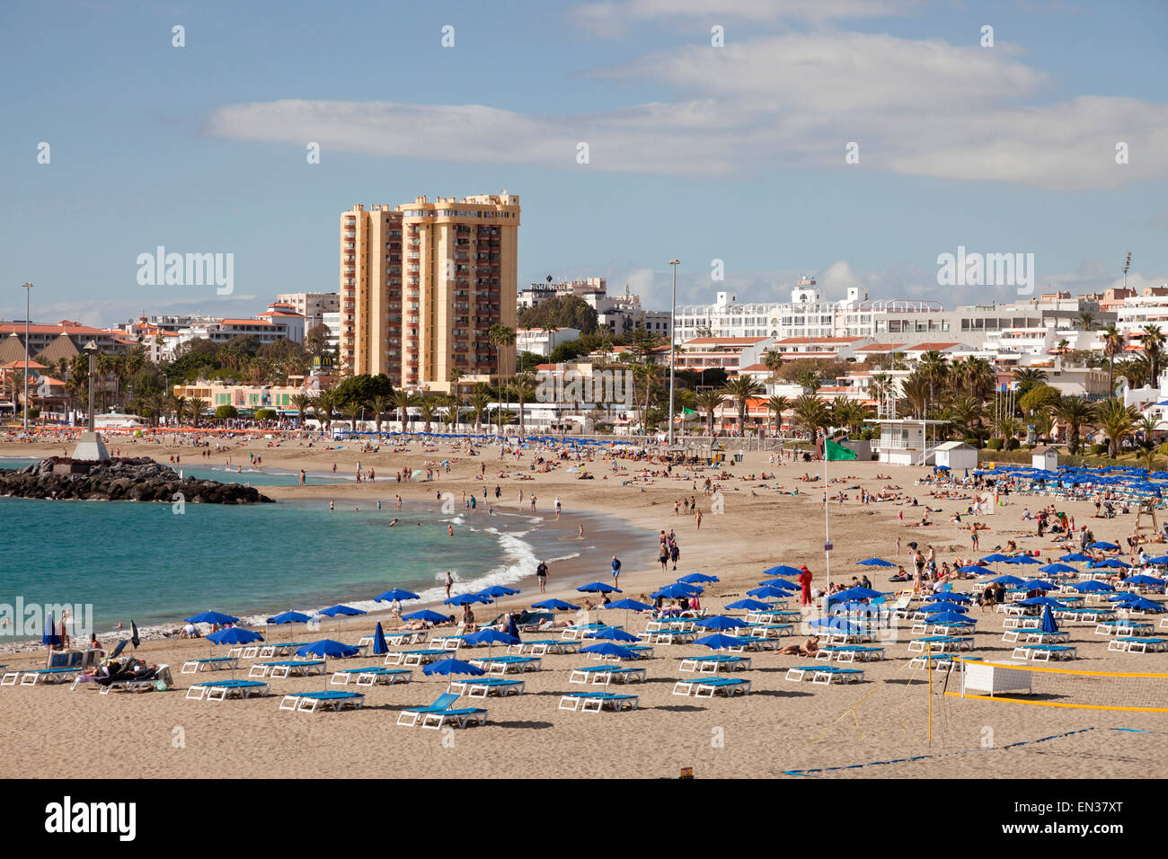 Plage et hotels, Los Cristianos, Tenerife, Canaries, Espagne Banque D'Images