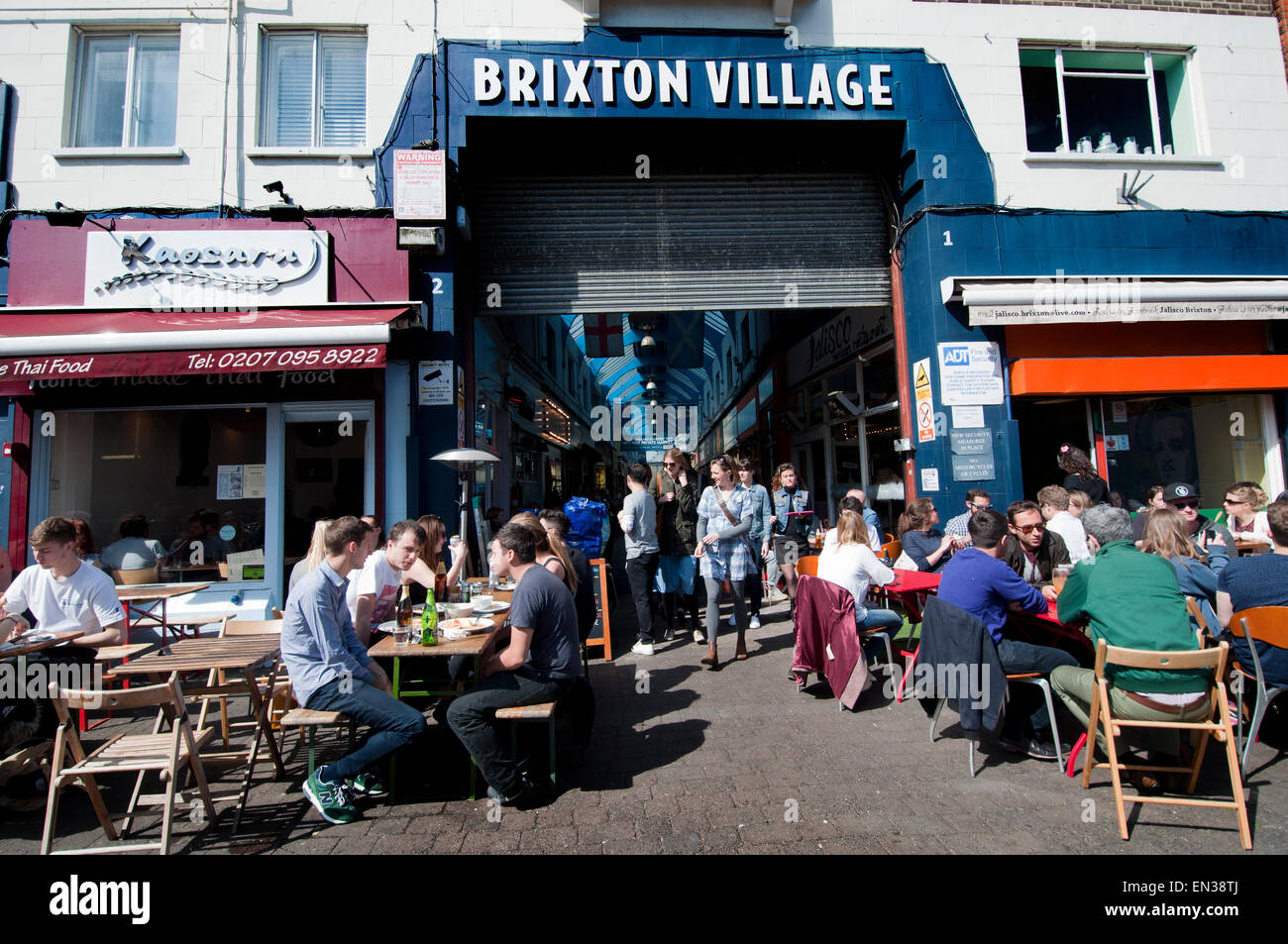 La gentrification de Brixton dans le village de Brixton arcade Granville marché couvert Banque D'Images