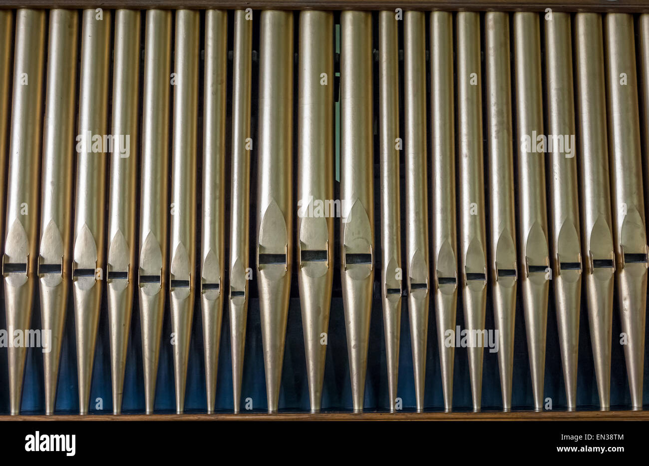 Tuyau d'orgue détail tubes dans une église. Banque D'Images