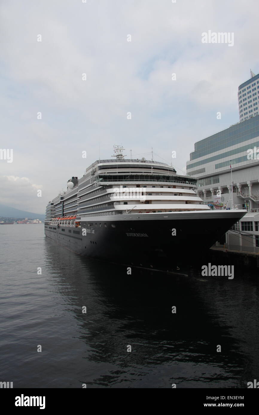 Bateau de croisière dans le port de Vancouver Canada Banque D'Images