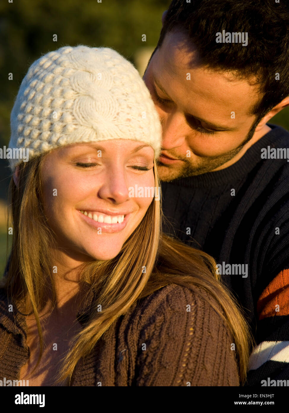 USA, Utah, Provo, Young couple embracing Banque D'Images