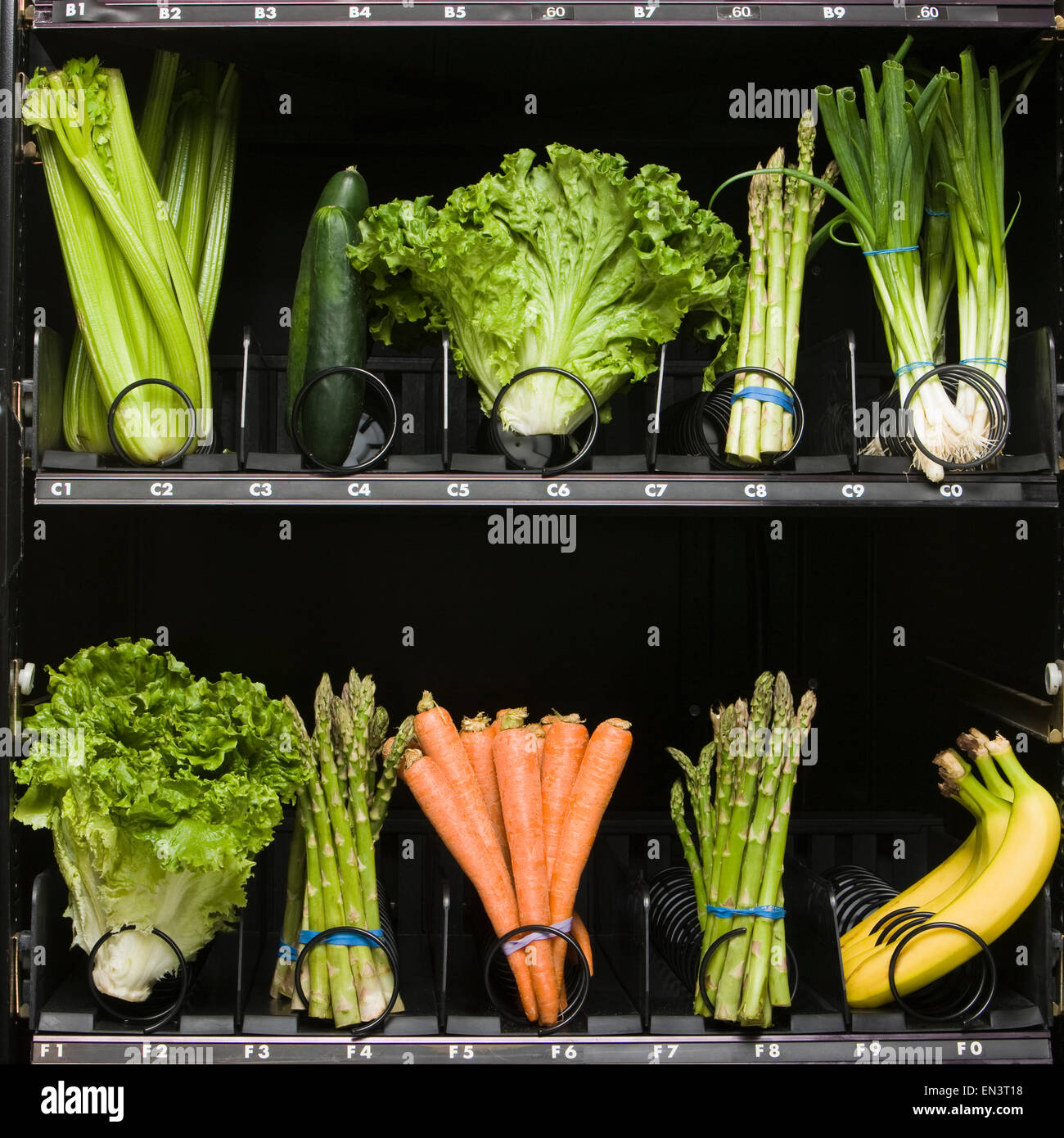Distributeur automatique de légumes Banque de photographies et d'images à  haute résolution - Alamy
