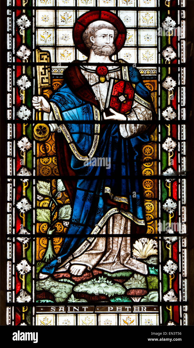 Vitrail de Saint Pierre, Eglise Sainte-marie Madeleine, Twyning, Gloucestershire, England, UK Banque D'Images