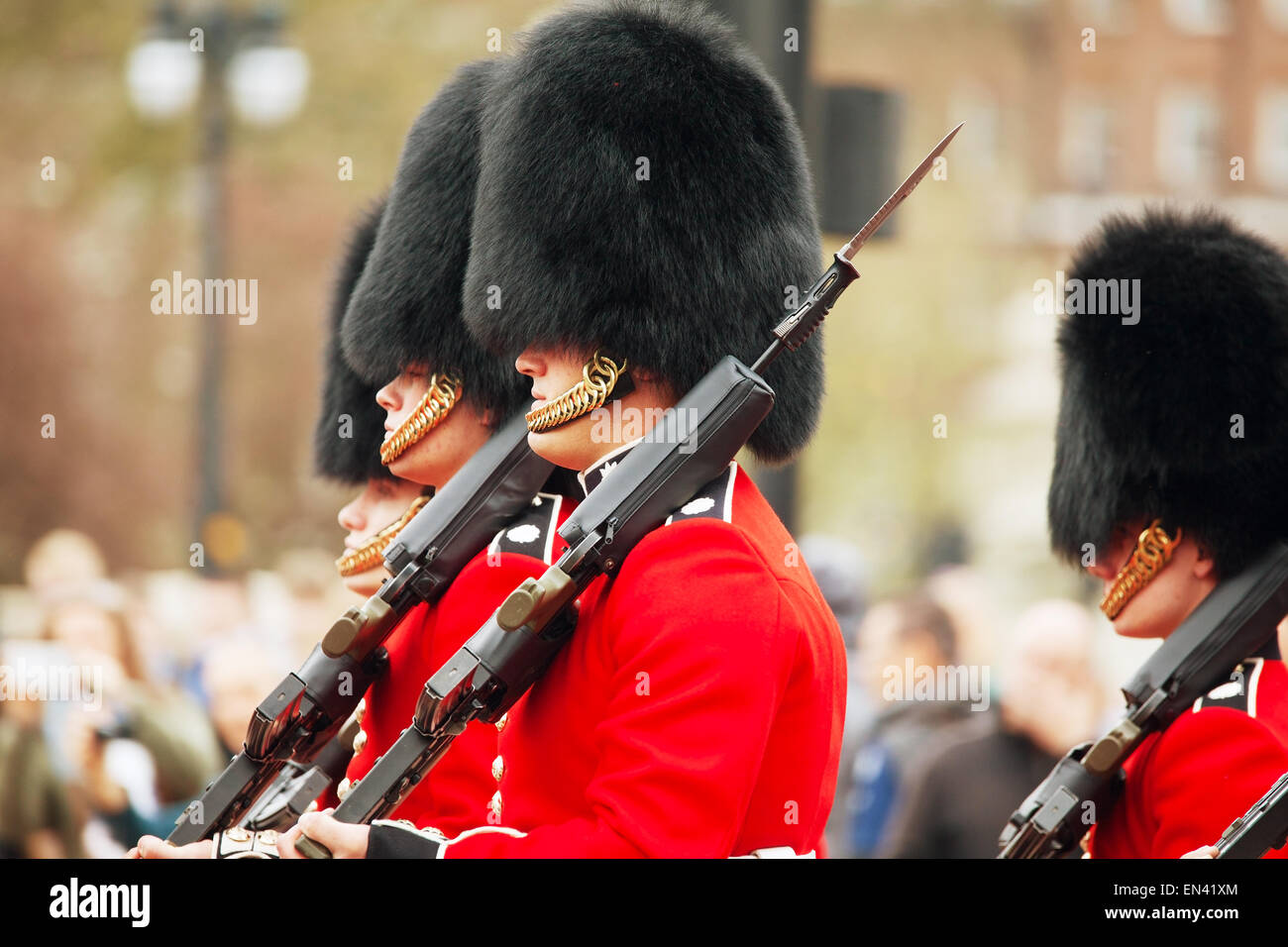 Londres - 13 avril : Imprimeur de la garde à Buckingham Palace le 13 avril 2015 à Londres, au Royaume-Uni. Banque D'Images