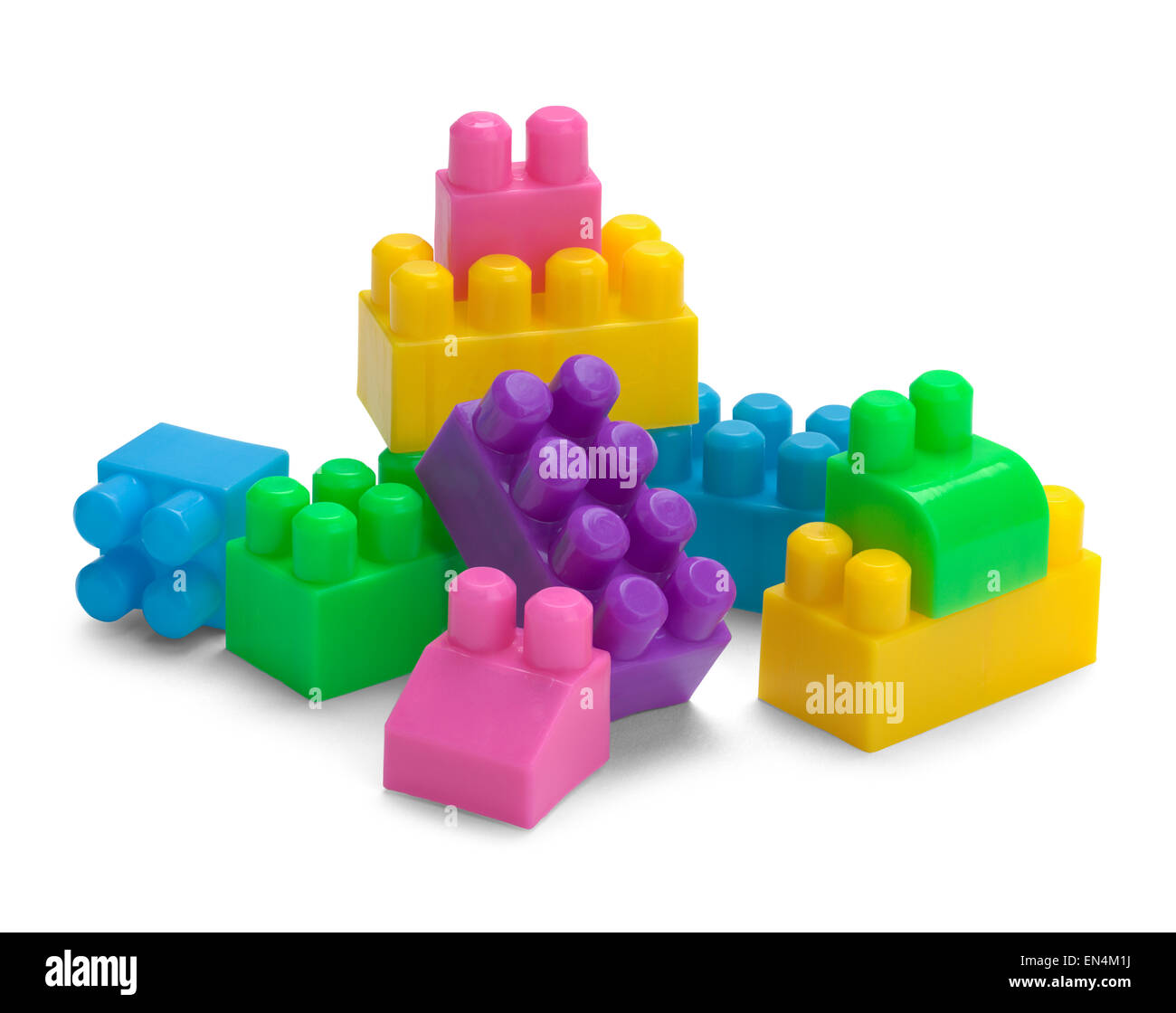 Blocs de construction de jouets en plastique isolé sur un fond blanc. Banque D'Images