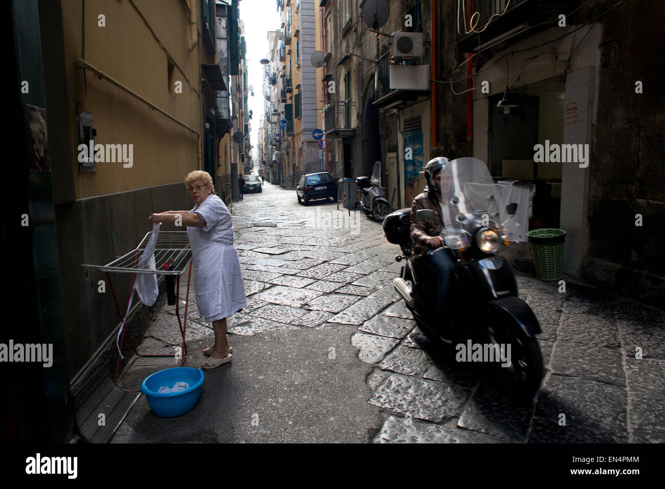 Des rues étroites et des ruelles dans spagnoli domaine de Napoli Banque D'Images