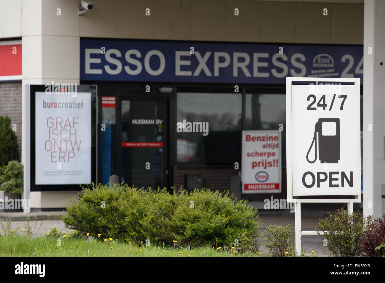 Esso Express est l'un de l'expansion de chaînes de stations de ravitaillement automatisé dans les Pays-Bas. Banque D'Images