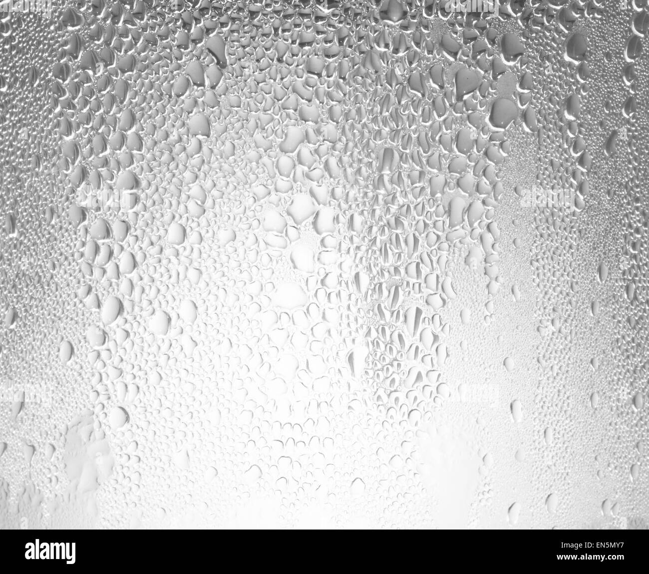 Contexte Résumé des gouttes d'eau de condensation de vapeur humide. Banque D'Images