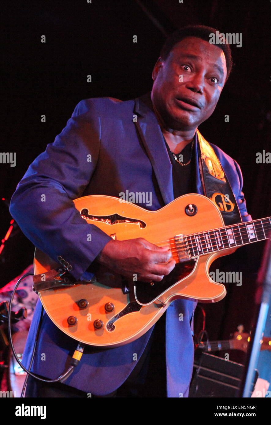 La légende du jazz George Benson effectue à B.B. King Blues Club & Grill avec : George Benson Où : New York City, New York, United States Quand : 24 Oct 2014 Banque D'Images