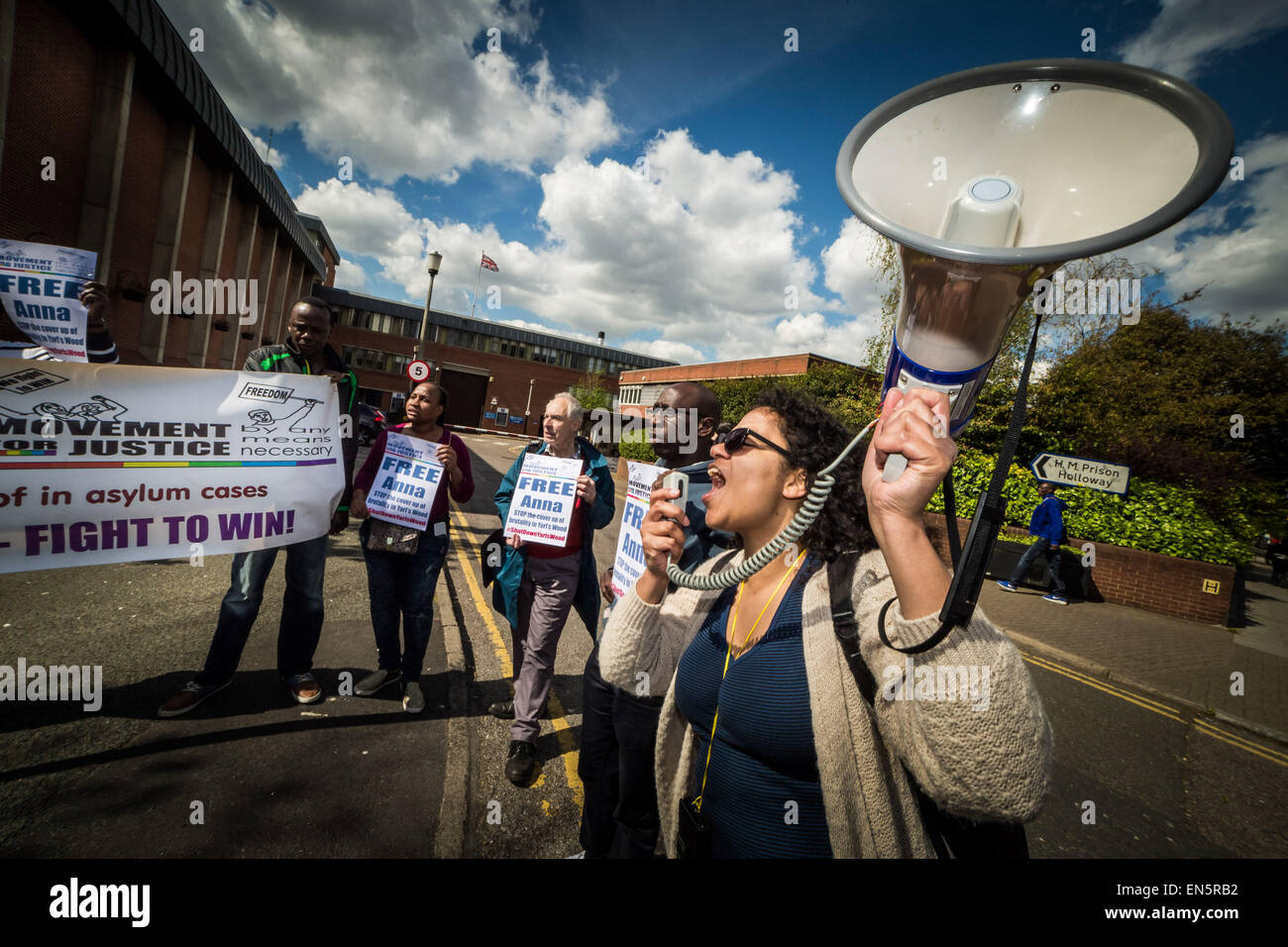 Londres, Royaume-Uni. 28 avril, 2015. Mouvement pour la justice manifestation devant la prison de Holloway Crédit : Guy Josse/Alamy Live News Banque D'Images