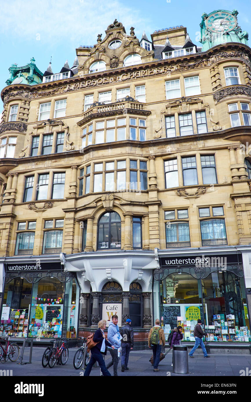Façade de l'Édifice Chambers Emerson en ce moment un Waterstone's Book Shop Blackett Street London UK Banque D'Images