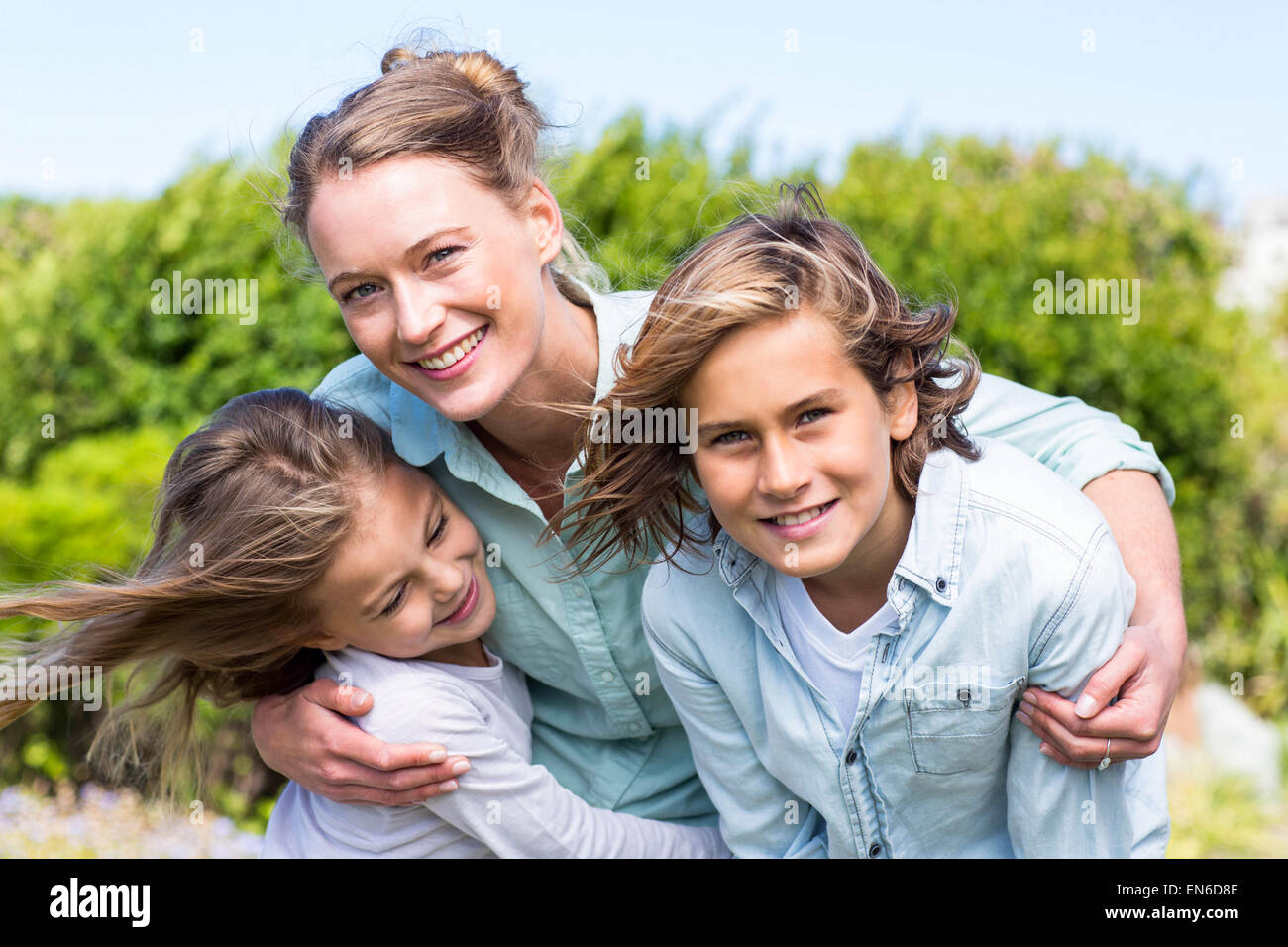 Mère heureuse avec ses enfants Banque D'Images