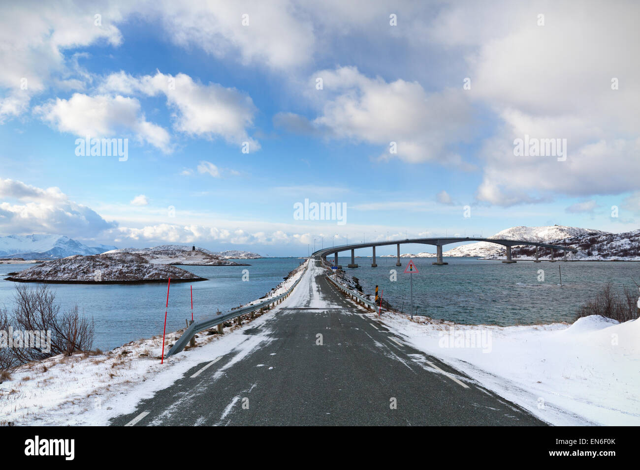 Pont Sommaroy, dans le Nord de la Norvège Banque D'Images