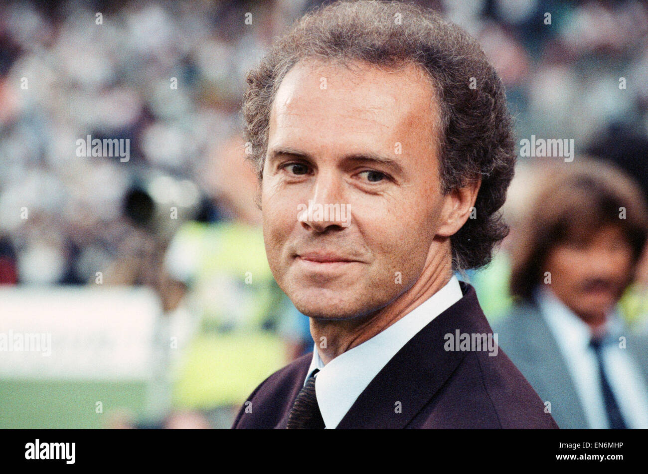 Coupe du Monde 1990 match de demi-finale le Stadio Delle Alpi à Turin, Italie. L'Allemagne de l'Ouest 1 v Angleterre 1 (Allemagne de l'Ouest a gagné sur les peines). Gestionnaire ouest-allemand Franz Beckenbauer. 4e juillet 1990. Banque D'Images