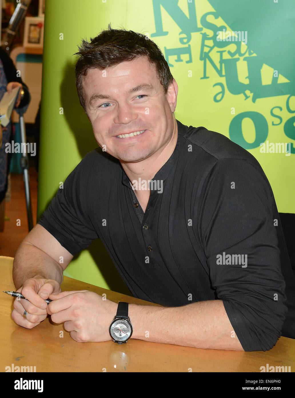 Brian O'Driscoll signe des copies de son livre 'Le test' à motifs avec : Brian O'Driscoll Où : Dublin, Irlande Quand : 25 Oct 2014 Banque D'Images