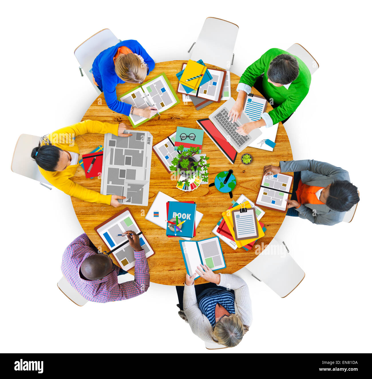 Vue aérienne de personnes avec les appareils numériques Banque D'Images