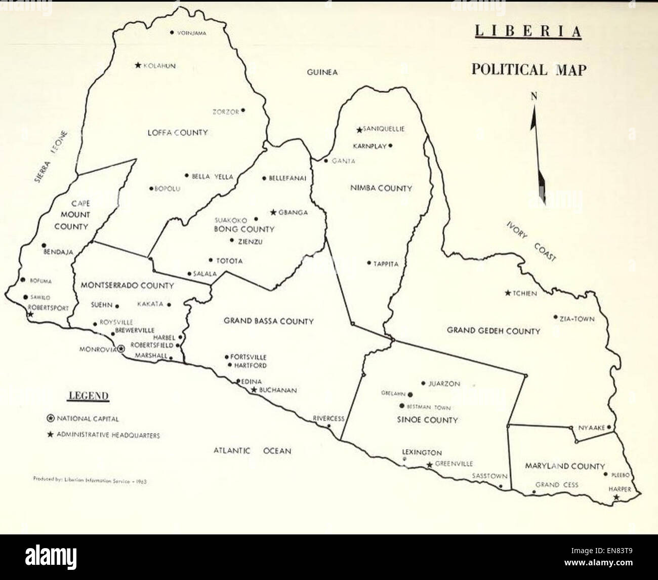 Cette carte politique du Libéria du Département du commerce des États-Unis de 1965 décrit les divisions administratives du pays et met en évidence les principales caractéristiques politiques et géographiques de la région. Banque D'Images