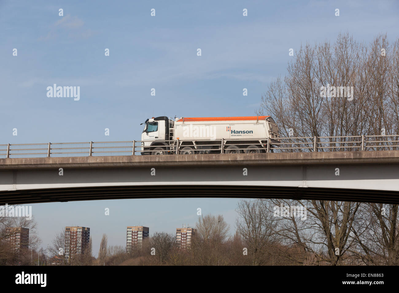 Hanson truck qui voyagent à travers la région des Midlands au Royaume-Uni. Banque D'Images