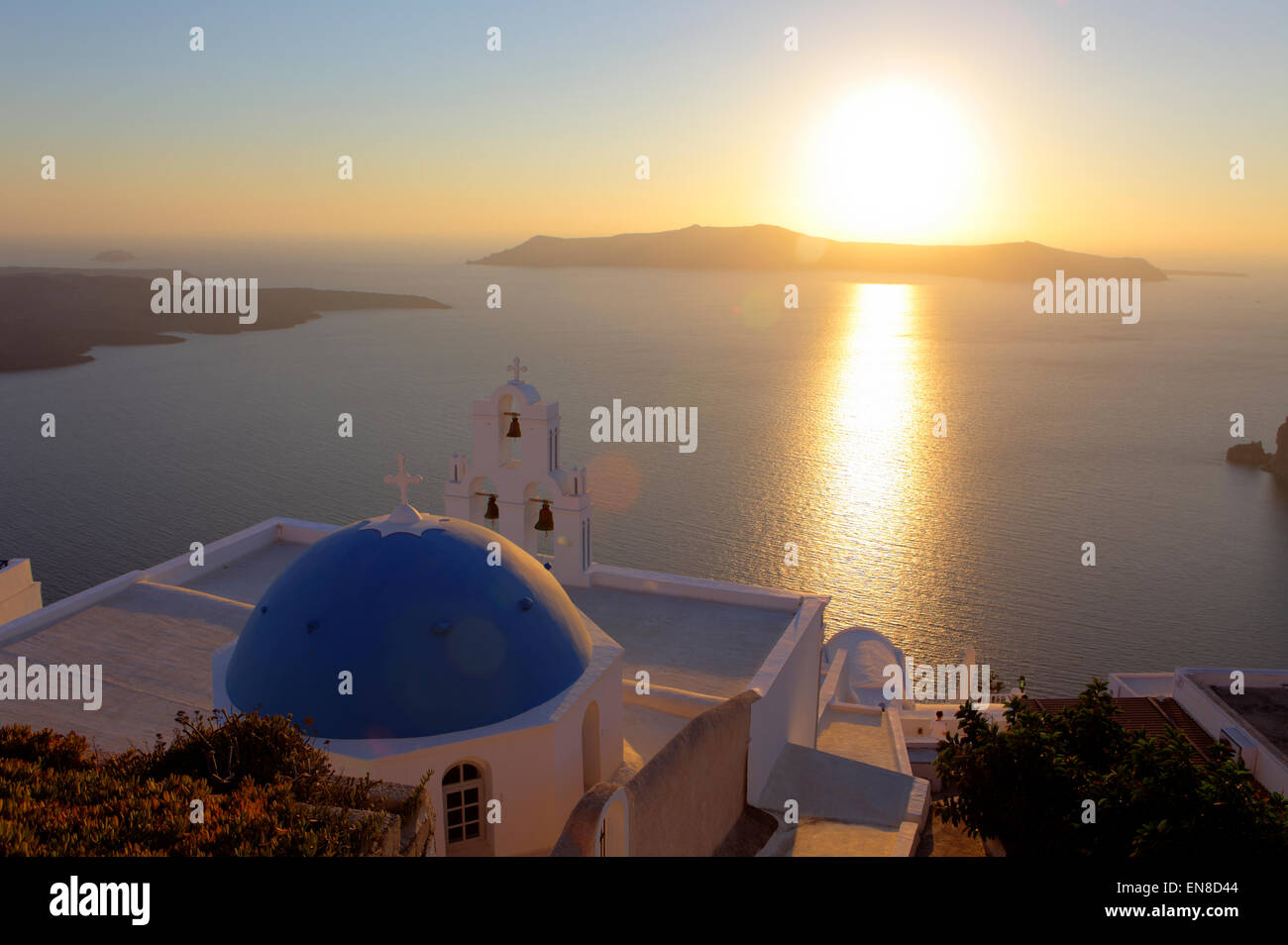 L'église traditionnelle Imerovigli Anastasi, Santorin, Grèce Banque D'Images