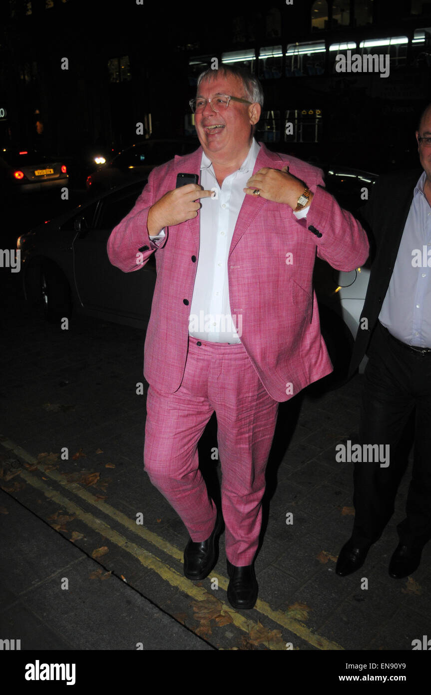 London,UK,7 octobre 2015, Christopher Biggins & Neil Sinclair assister à Spectacle porteur Specsavers' Année à 8 Northumberland Avenue. Banque D'Images