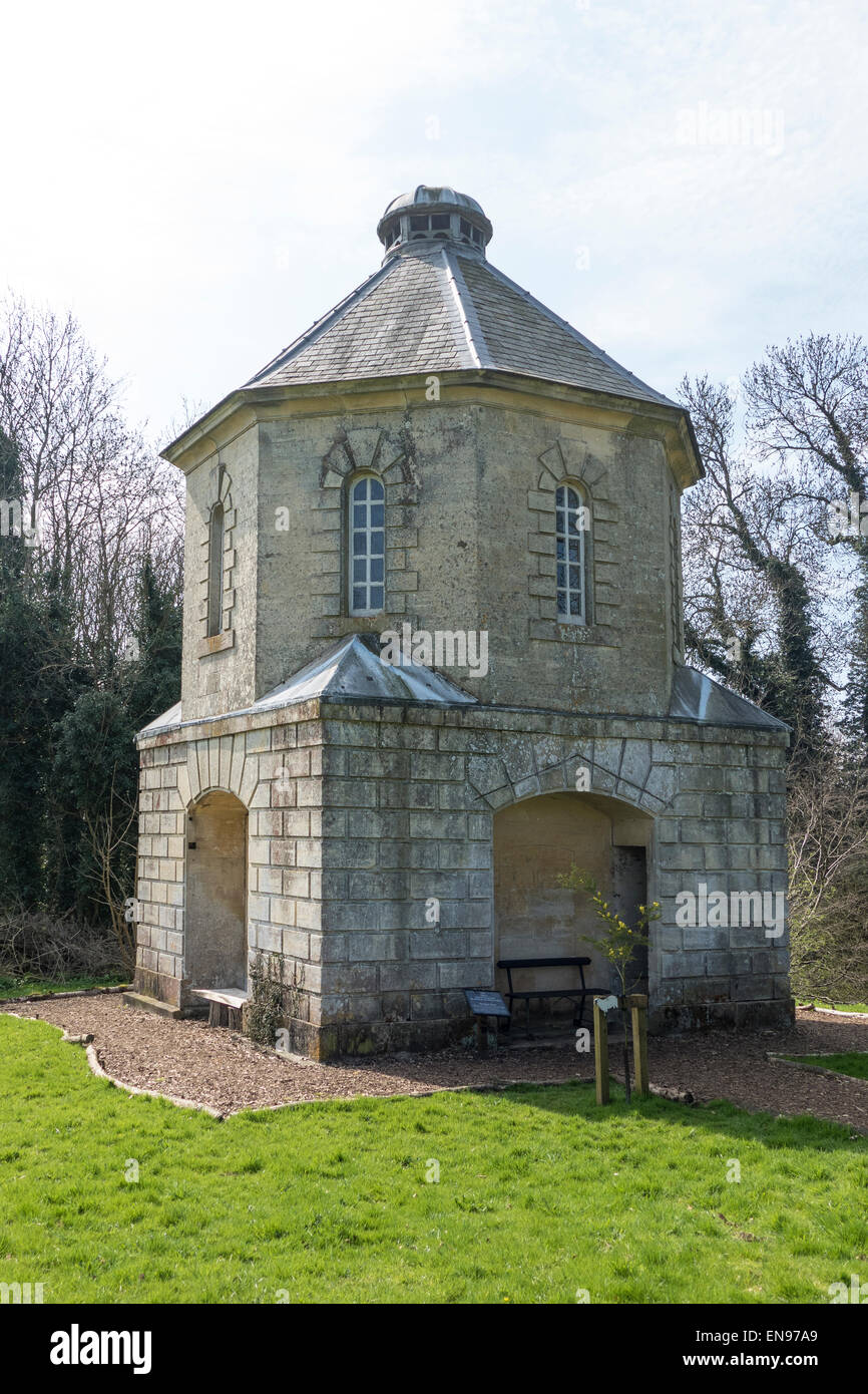 L'Angleterre, Gloucestershire, Painswick Rococo gardens, Pigeon House Banque D'Images