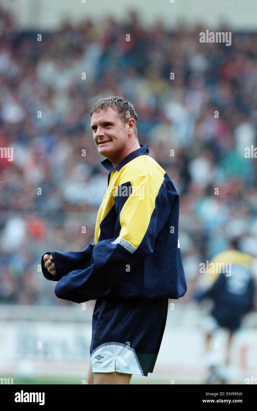 Tottenham Hotspur v Nottingham Forest, finale de la FA Cup au stade de Wembley. 18e MAT 1991. Paul Gascoigne, pré match avertir jusqu'score final : Tottenham Hotspur 2-1 Nottingham Forest A.E.T. Banque D'Images