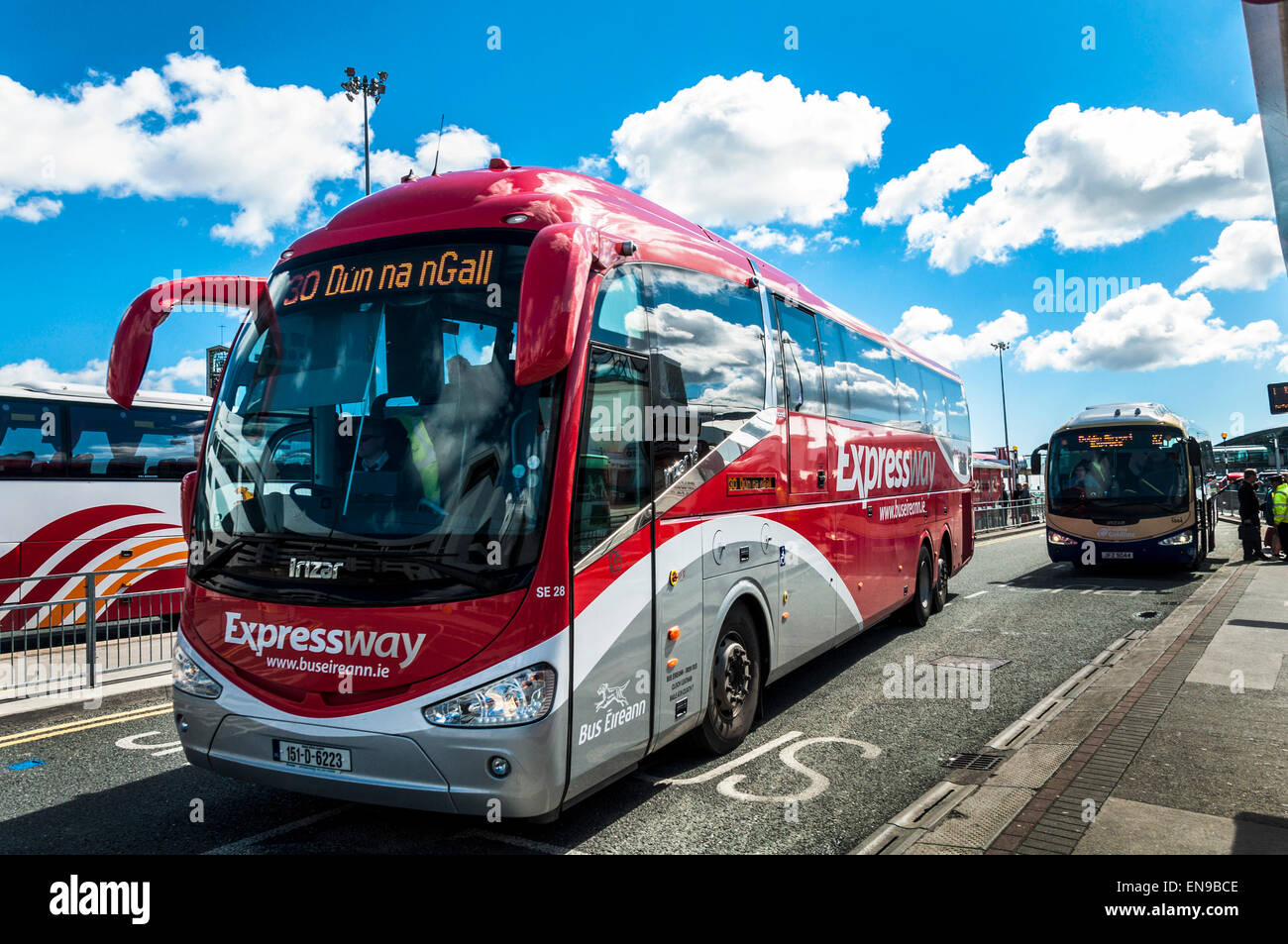 L'aéroport de Dublin, Irlande. 30 avril 2015. Une action industrielle 48 heures par Dublin Bus et Bus Eireann drivers commence à partir de minuit aujourd'hui. La grève s'arrête à Dublin et services à travers le pays pendant les week-end férié. Crédit : Richard Wayman/Alamy Live News Banque D'Images