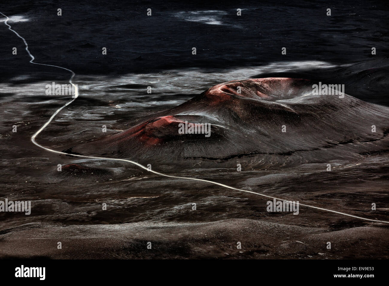 Les cratères volcaniques et road dans le landmannalaugar, Islande Banque D'Images