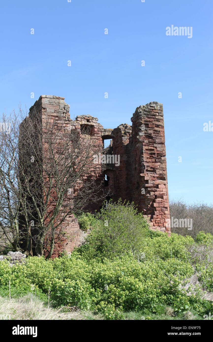 Ruines du château de Macduff Fife Ecosse Avril 2015 Banque D'Images