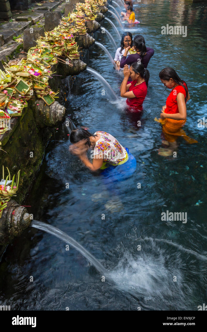 Nettoyage hindoue Bali Banque D'Images