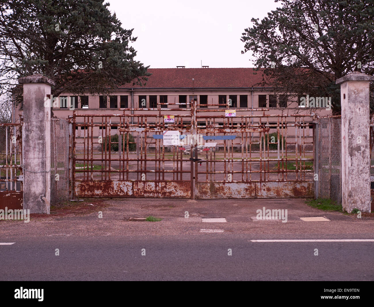 Base militaire abandonnée france Banque de photographies et d'images à  haute résolution - Alamy