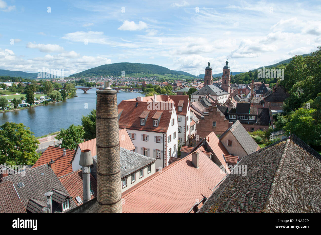 Vue depuis la Mildenburg à Miltenberg et la rivière Main, Odenwald, Bavière, Allemagne Banque D'Images