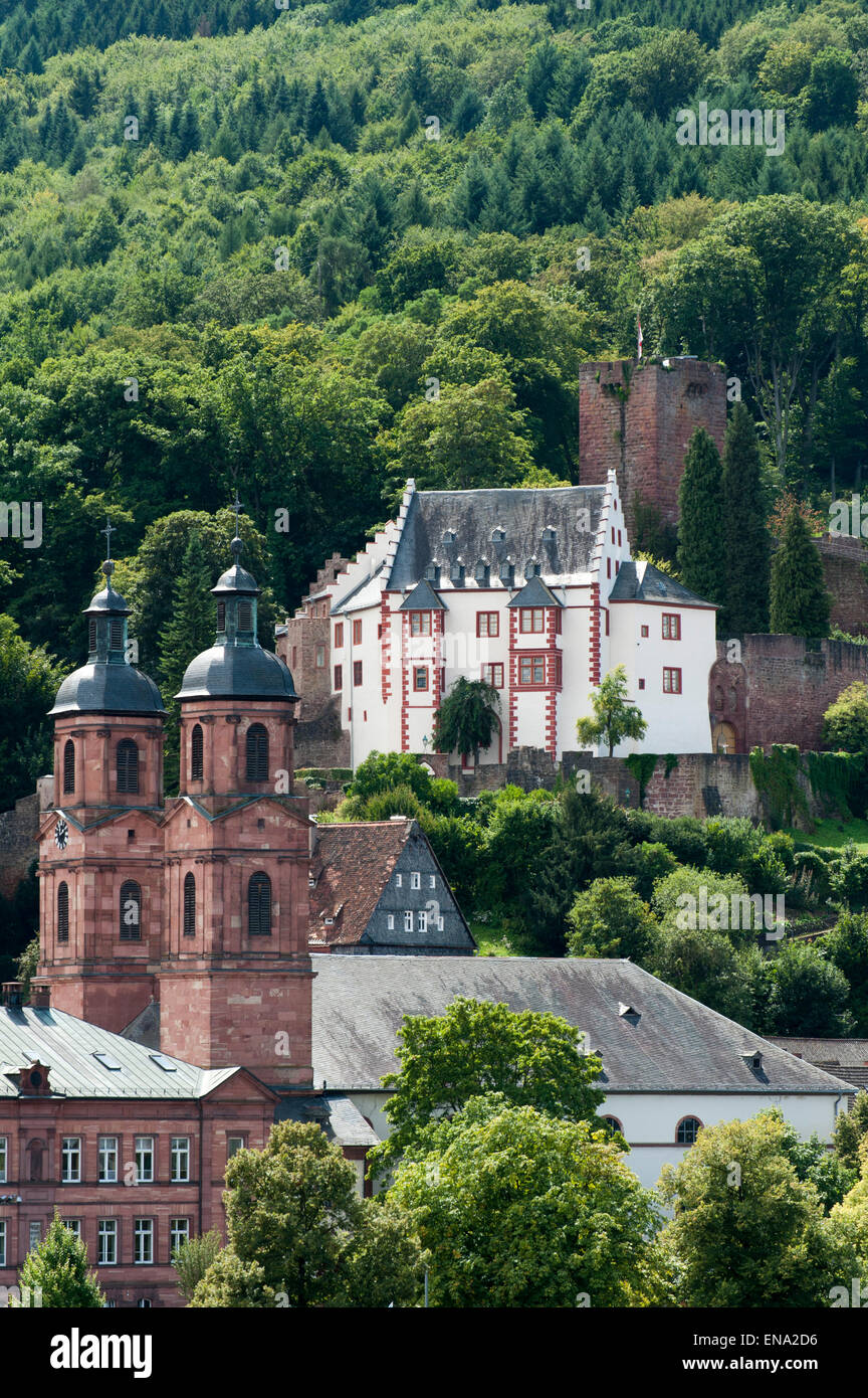 Mildenburg et tours de l'église de St James, Miltenberg, Odenwald, Bavière, Allemagne Banque D'Images