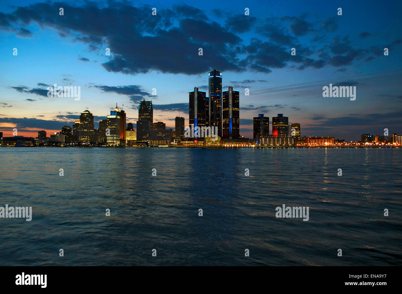 Detroit, Michigan 2015 Panoramique en soirée Banque D'Images