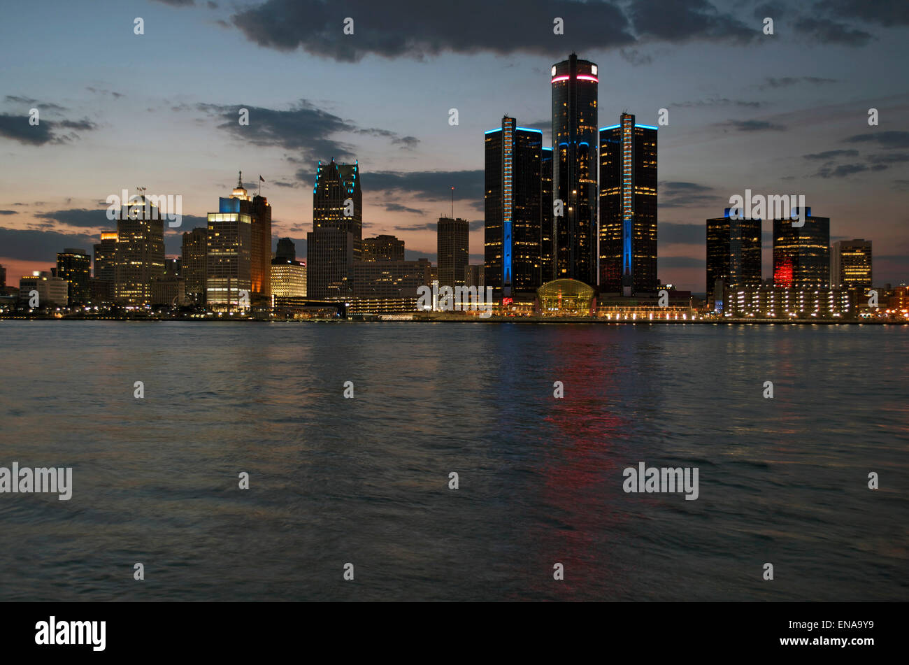 Detroit, Michigan 2015 Panoramique en soirée Banque D'Images