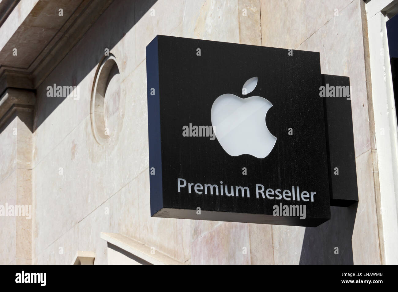 Apple premium reseller sign Banque de photographies et d’images à haute
