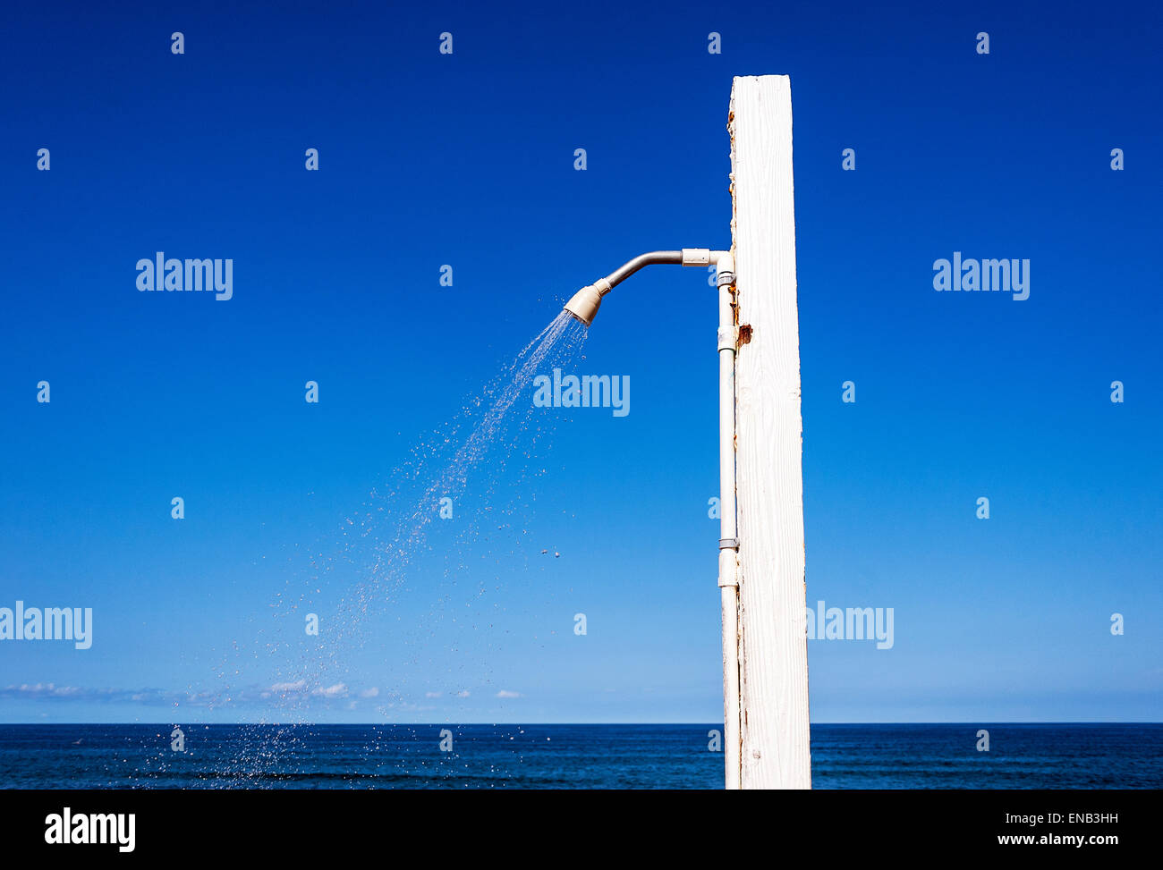 Douche de plage en plein air. Banque D'Images