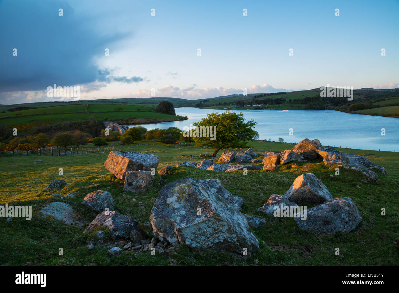 Chaude soirée au lac siblyback lumière au coucher du soleil Banque D'Images