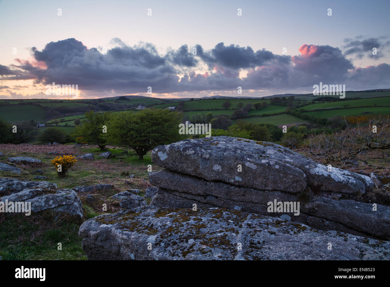 Soirée chaleureuse lumière sur Bodmin Moor près de siblyback dans East Cornwall Banque D'Images