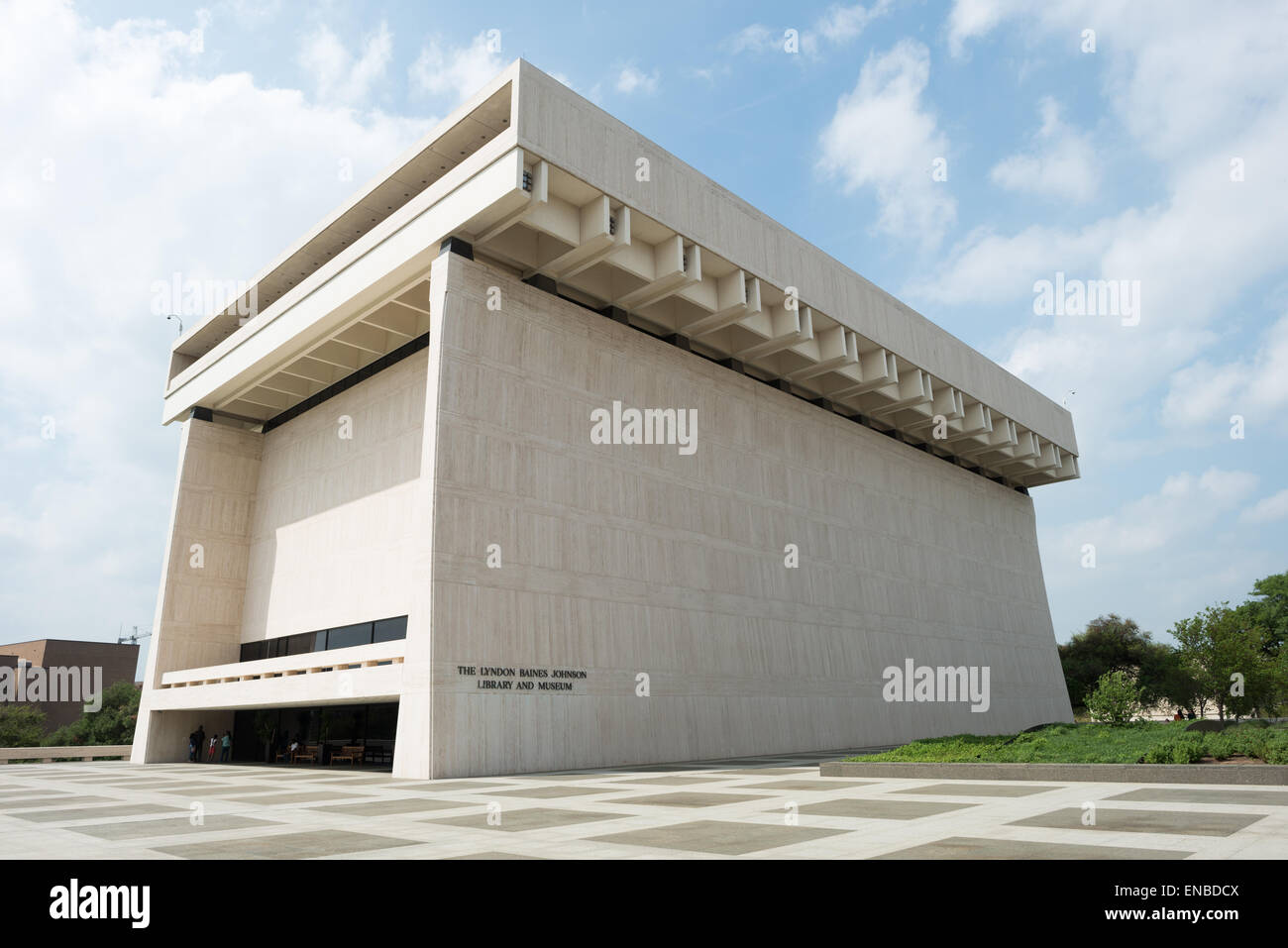 AUSTIN, Texas - la LBJ Library and Museum (LBJ Presidential Library) est l'une des 13 bibliothèques présidentielles administrées par la National Archives and Records Administration. Il abrite des documents historiques de la présidence et de la vie politique de Lyndon Johnson ainsi qu'un musée. Banque D'Images