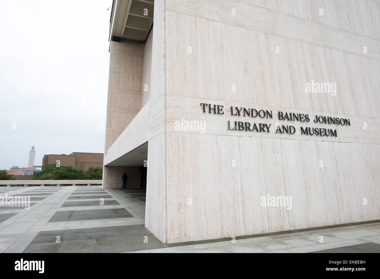 AUSTIN, Texas - la LBJ Library and Museum (LBJ Presidential Library) est l'une des 13 bibliothèques présidentielles administrées par la National Archives and Records Administration. Il abrite des documents historiques de la présidence et de la vie politique de Lyndon Johnson ainsi qu'un musée. Banque D'Images