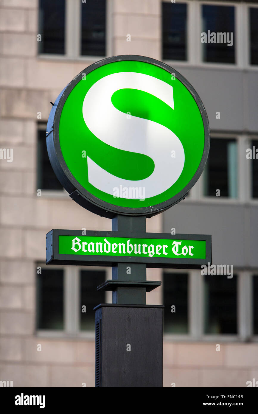 Signer pour les gare "Brandenburger Tor" (porte de Brandebourg, Berlin, Banque D'Images