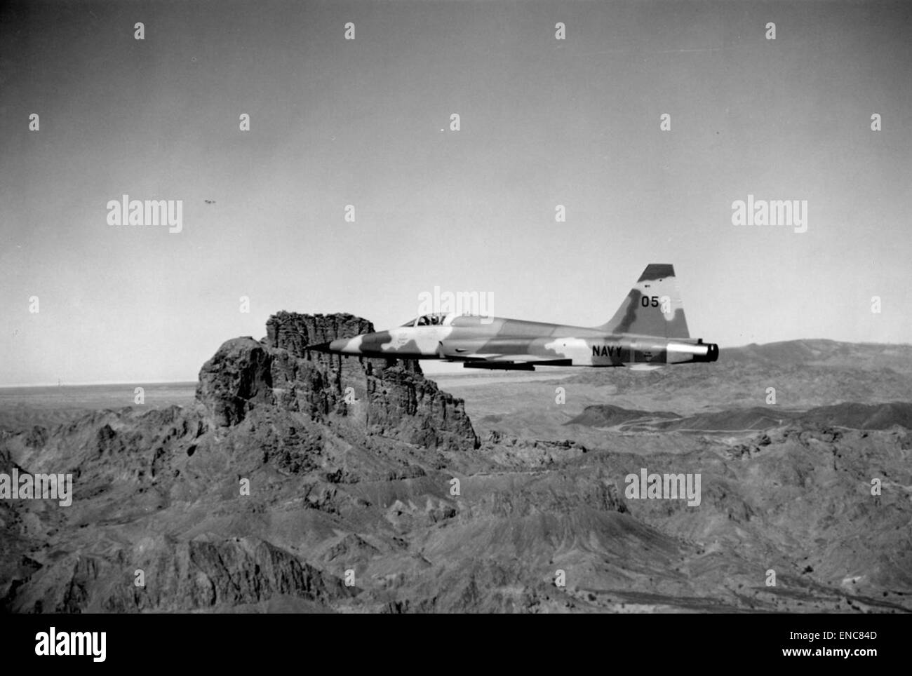 Une photographie du Northrop F-5A, un chasseur supersonique léger développé par McDonnell Douglas, mettant en évidence sa conception et ses capacités pendant sa période de service. Banque D'Images