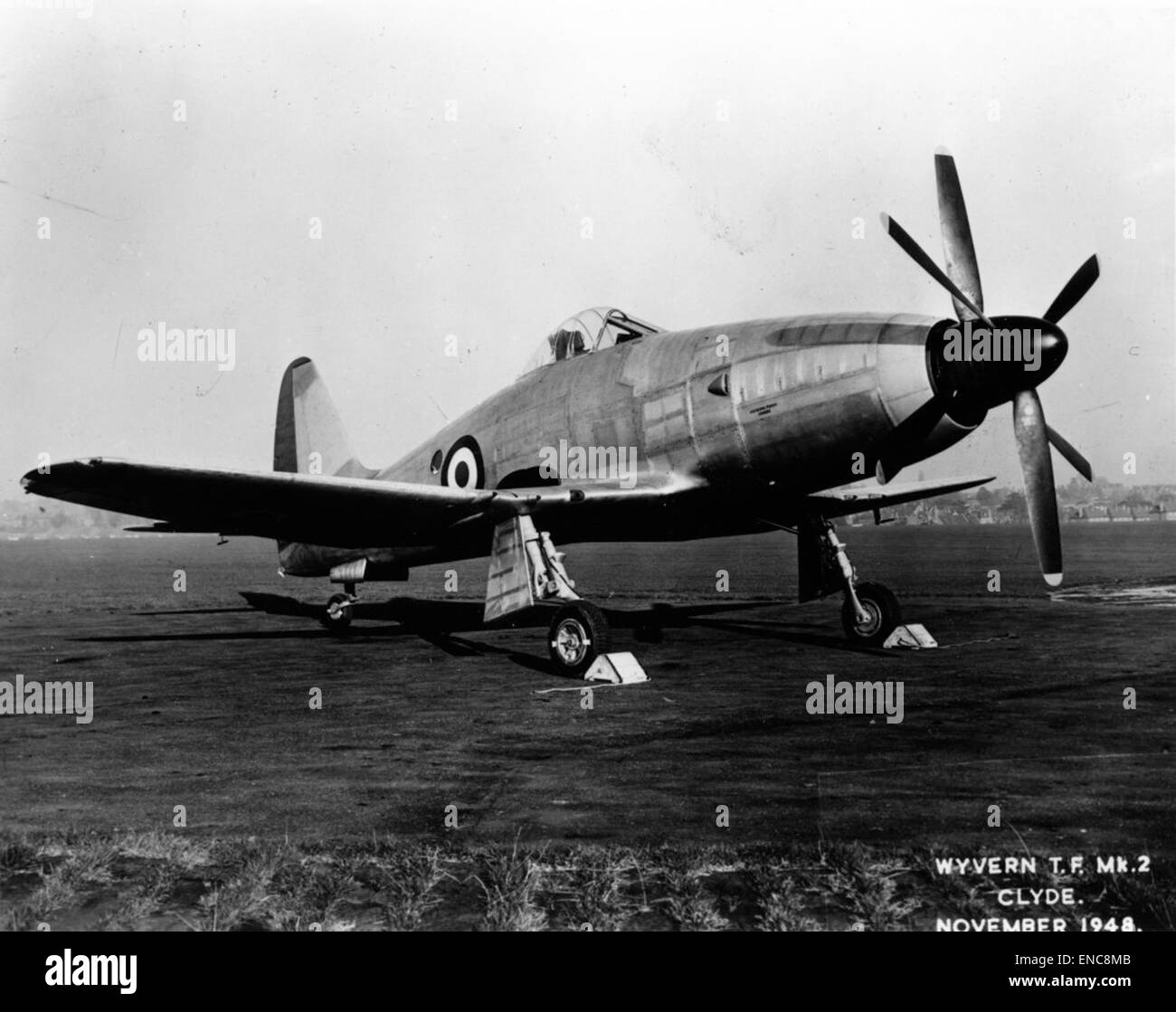 Le Westland Wyvern TF Mk2, un avion de frappe naval britannique, est exposé dans sa configuration de novembre 1948, soulignant son rôle dans l'aviation navale d'après-guerre. Banque D'Images