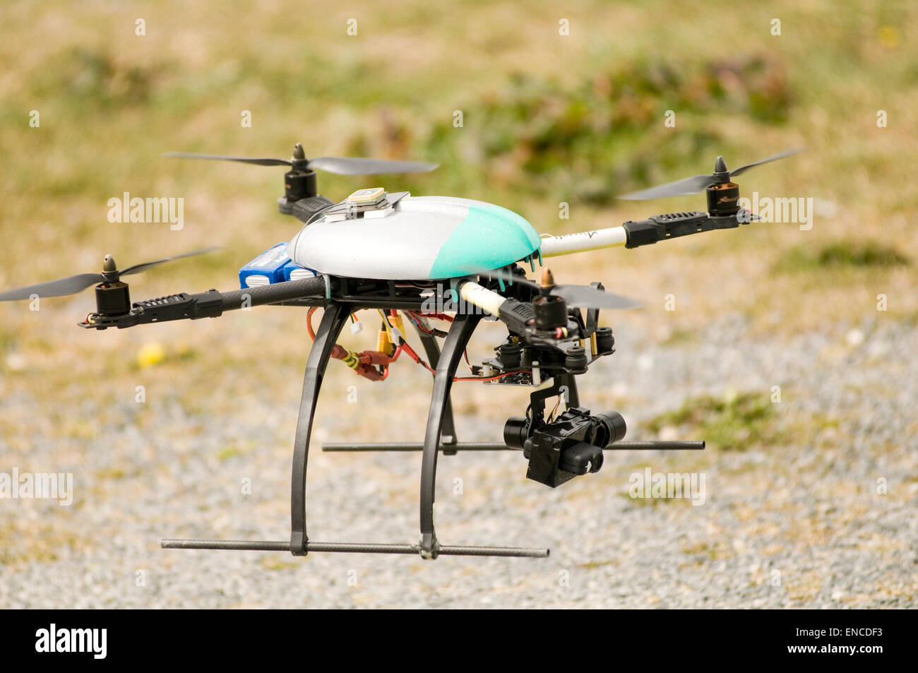 Plate-forme vidéo caméra Drone drones flying fly exploitant autorisé photography Photographie Photographies Vidéos loi vie privée lois publi Banque D'Images