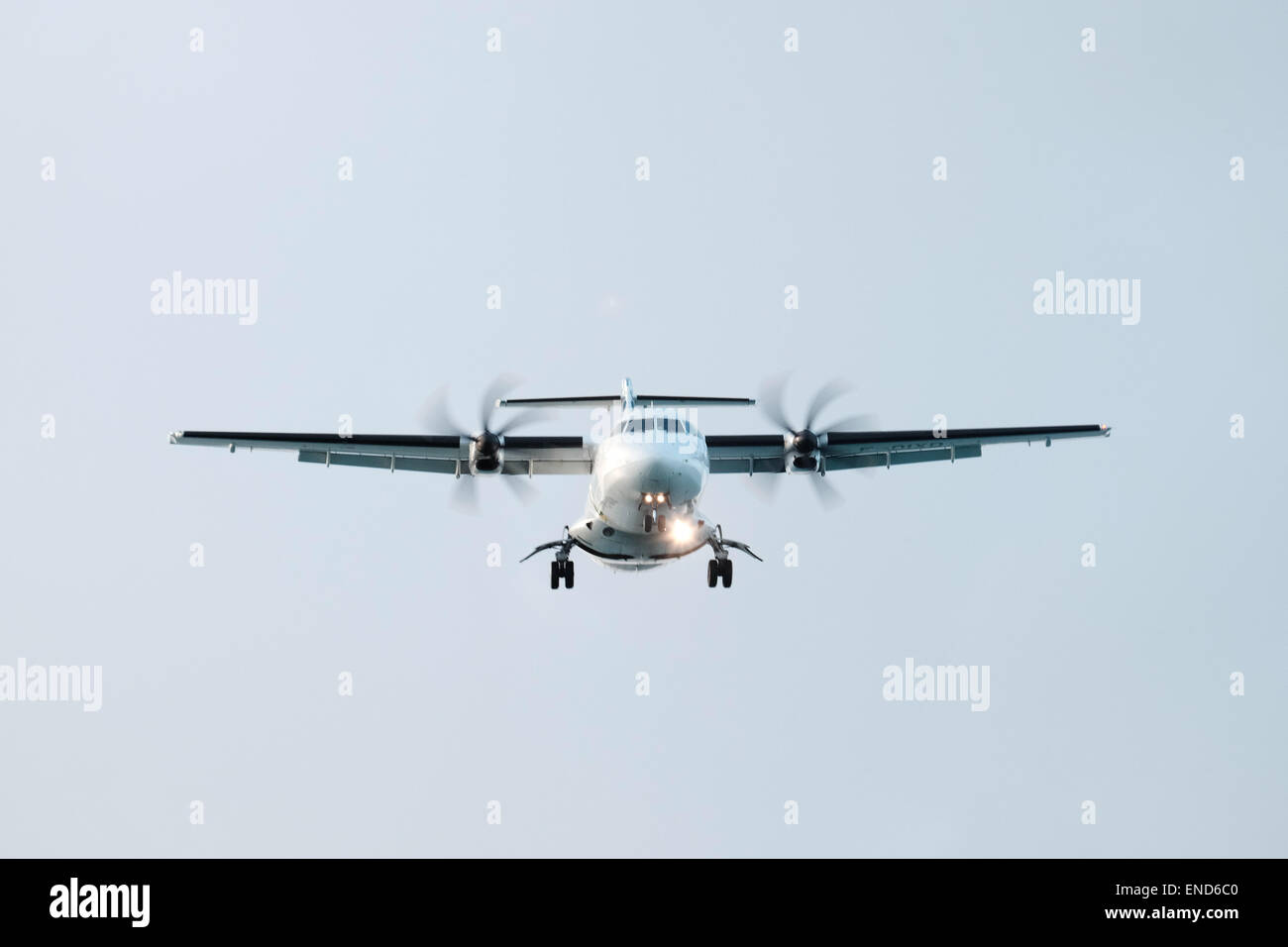 ATR-72 atterrissant à grande affaire, St Martin Banque D'Images