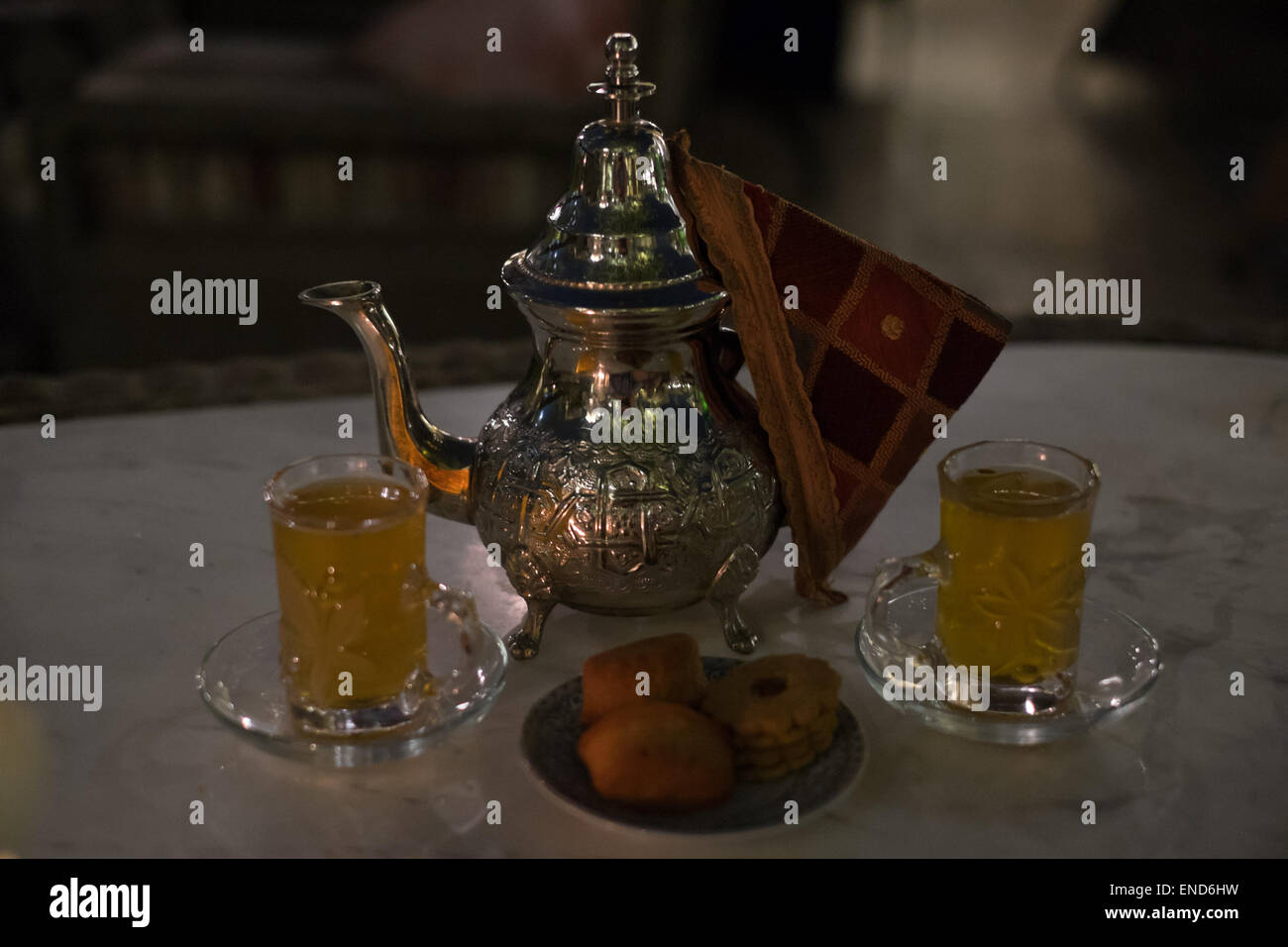 La Théière et le thé arabe Banque D'Images